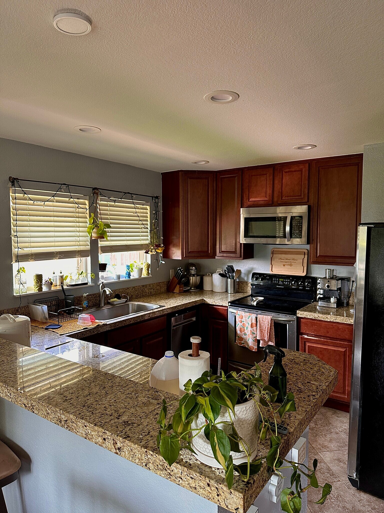 Building Photo - 273 S Newark Cir