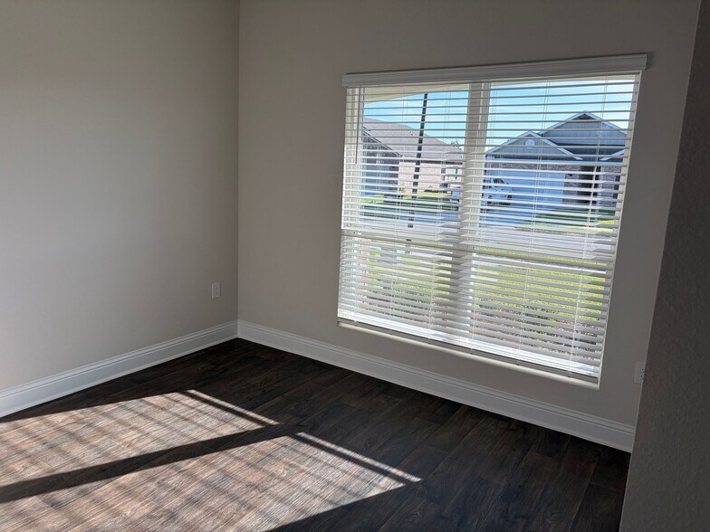 Building Photo - 14902 Dalton Cir
