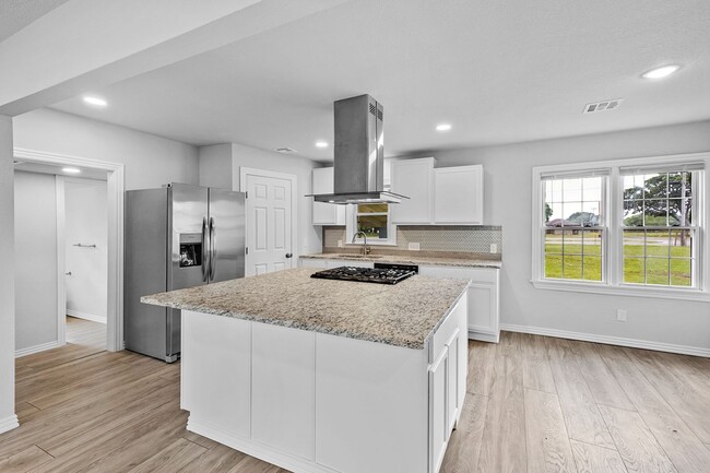 Building Photo - 3 Bed, 2 Bath Home Available in Gentry!