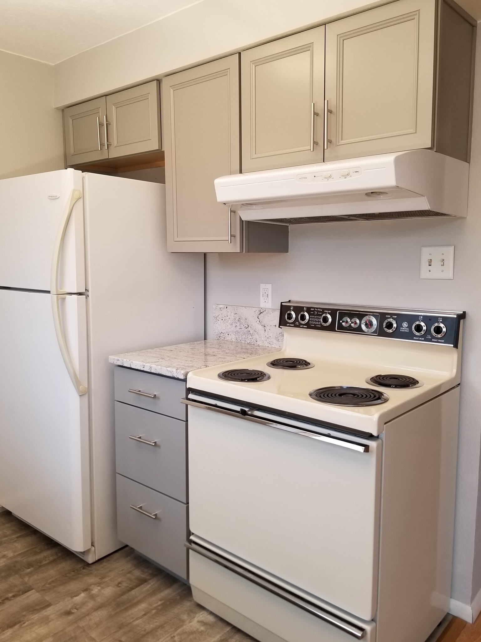 Building Photo - 1030 Davidson Dr