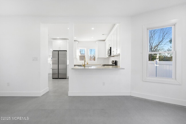 Building Photo - 448 Monmouth Rd