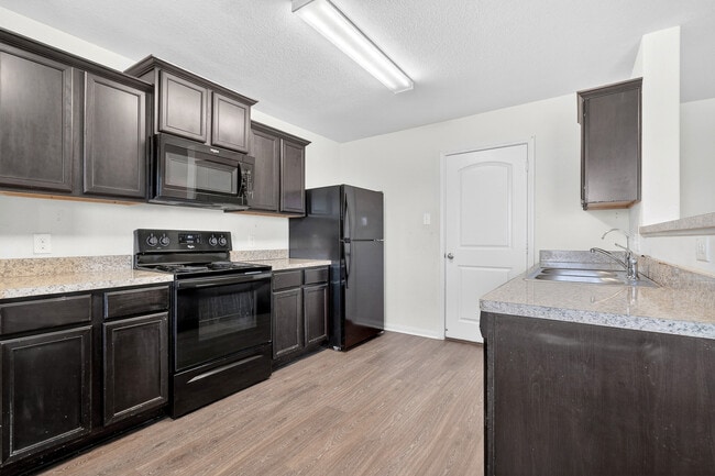 Building Photo - 308 Yearwood Ln