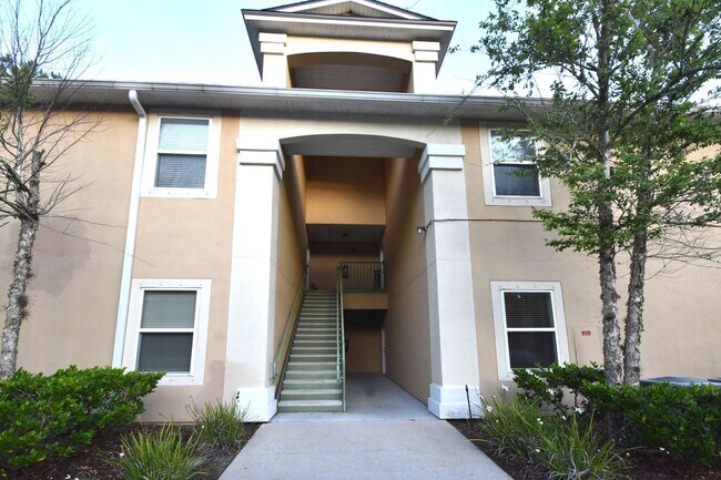 Building Photo - 2211 Golden Lake Loop