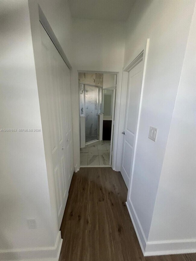 Building Photo - 5525 Agostino Way