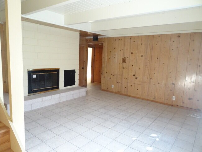 Building Photo - 2852 Forest Hill Blvd