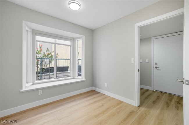 Building Photo - 2736 Crystal Beach Dr