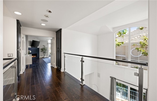 Building Photo - 4 Chandon