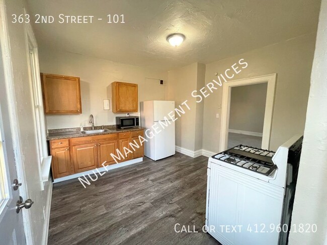 Building Photo - 3 Bed, 1 Bath Apartment in Pitcairn