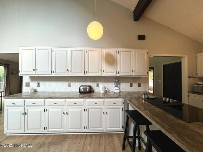 Building Photo - 1010 Monticello Dr