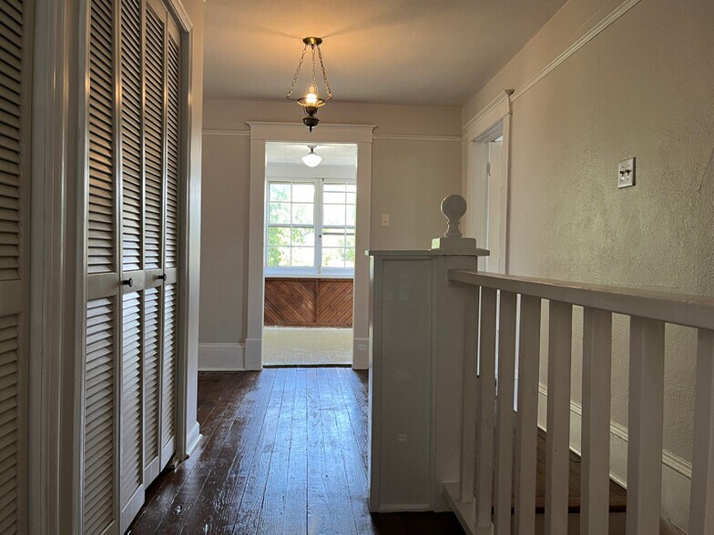 Building Photo - 628 Pisgah Dr