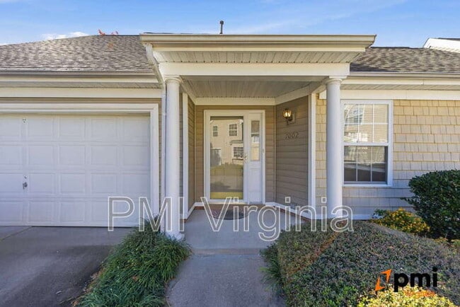 Building Photo - 1002 Nicklaus Dr