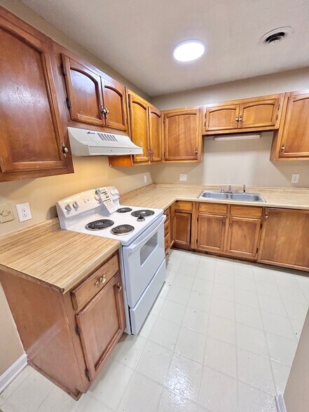 Building Photo - 206 Robin Ln