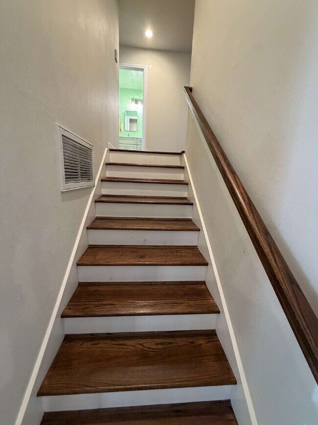 Building Photo - "Charming Walnut Creek Retreat: Spacious 4-Bedroom Home with Elegant Granite Kitchen, Cozy Firepl...