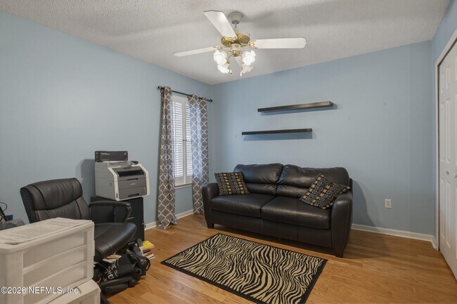 Building Photo - 9370 Jaybird Cir E