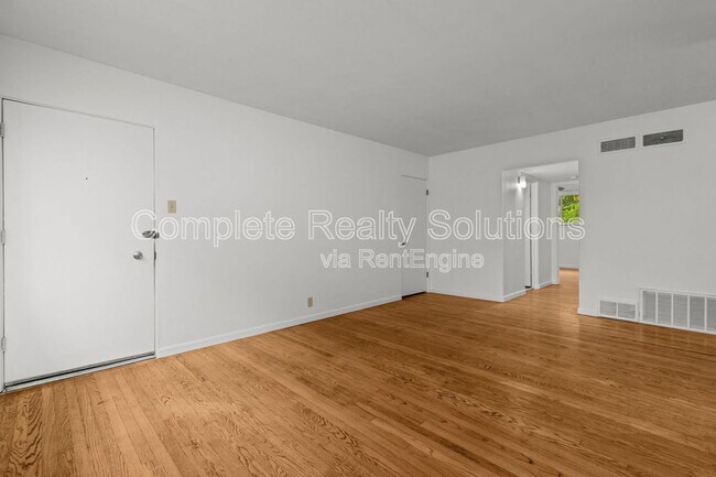 Building Photo - 7876 Big Bend Blvd
