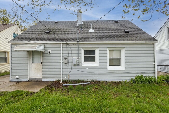 Building Photo - 22778 Almond Ave
