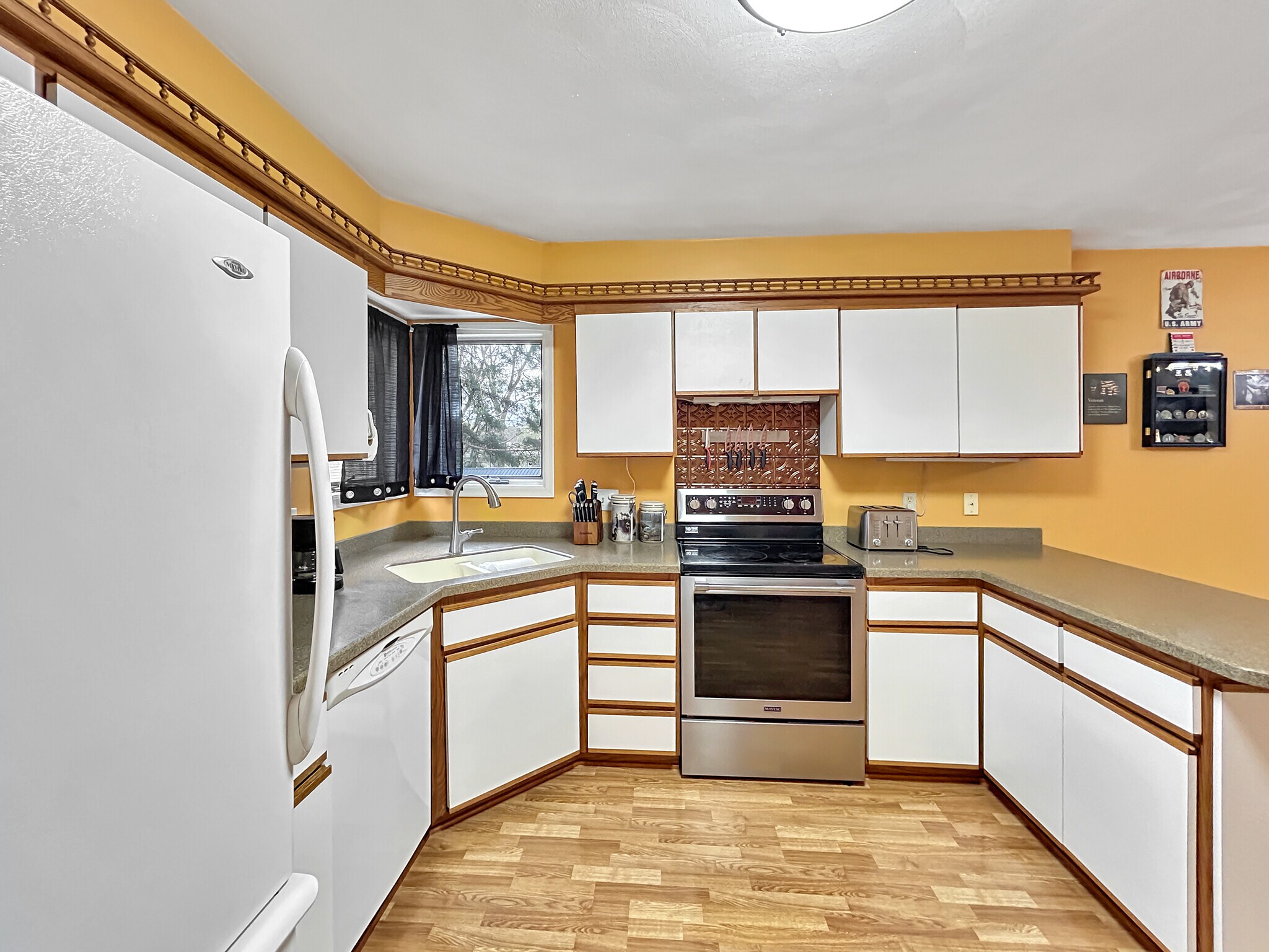 Building Photo - 1825 3rd Ave NE