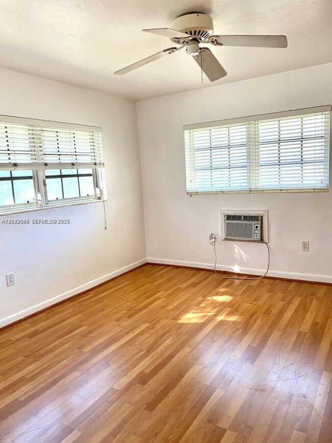 Building Photo - 6565 Santona St