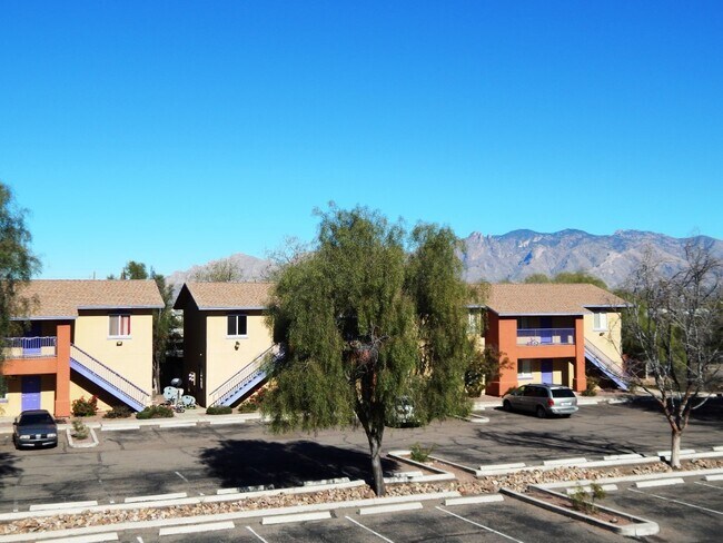 Building Photo - 2621 N Estrella Ave