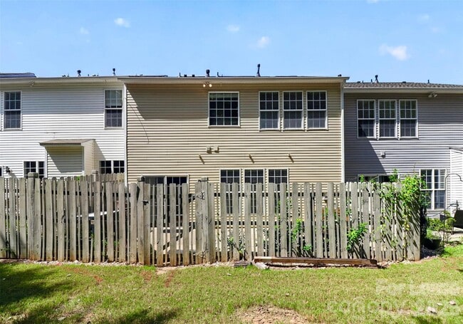 Building Photo - 8115 Kincaid Ct