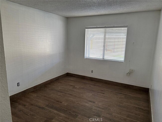 Building Photo - 1229 Onyx Dr