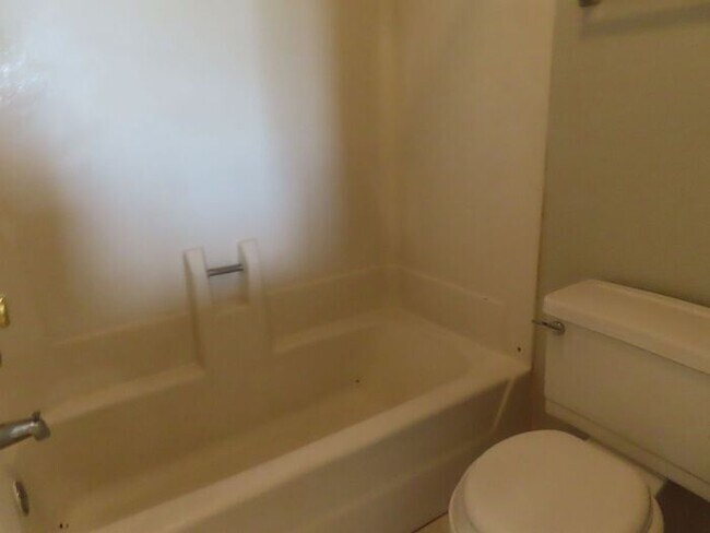 Building Photo - North Mesa 2 Bedroom 2 Bath Condo in Gated Community