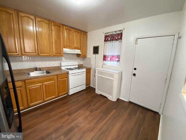 Building Photo - 3027 Weikel St