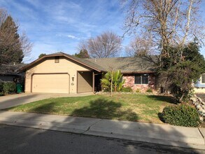 Building Photo - 3-Bed, 2-Bath Single-Family Home (Lease as...