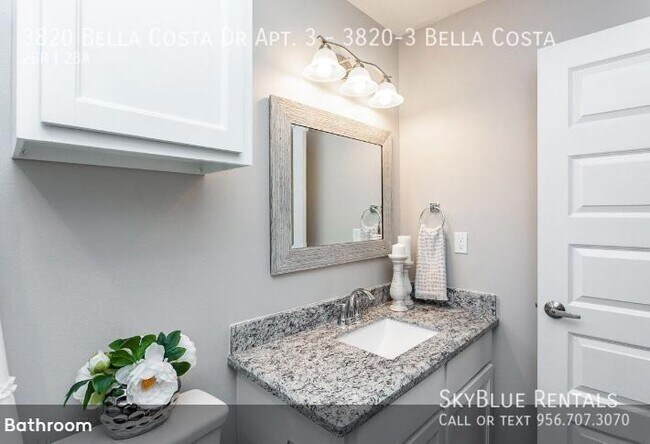 Building Photo - 3820 Bella Costa Dr