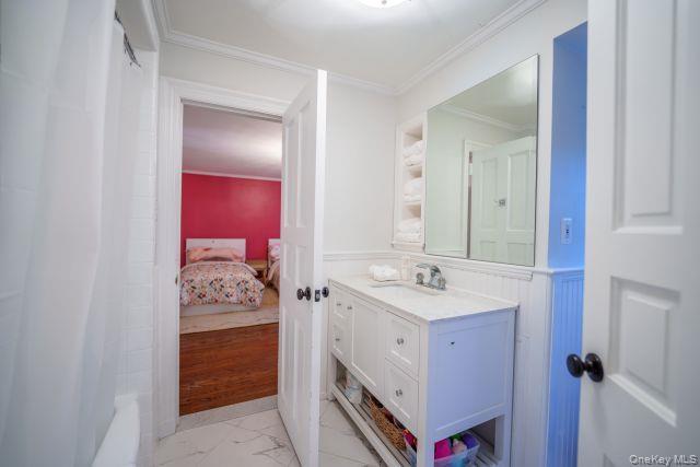 Building Photo - 10 Hidden Pond