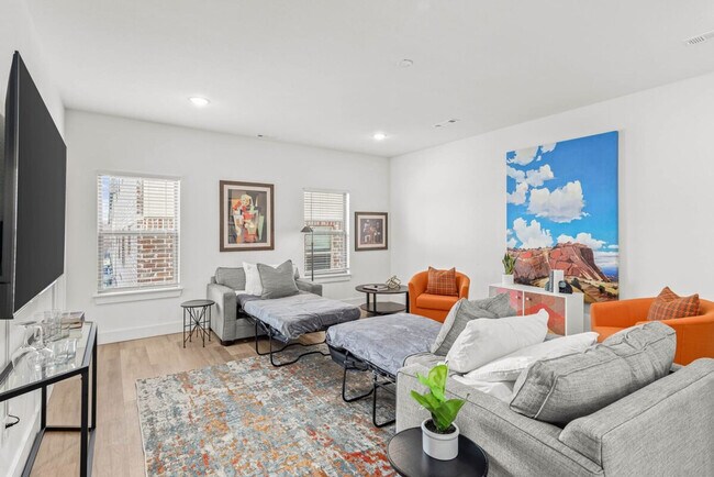 Building Photo - 2612 SW Livingston Square