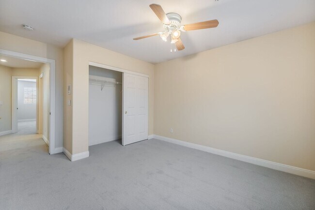 Building Photo - 5 bedroom home in Silverado Ranch area low upkeep yard