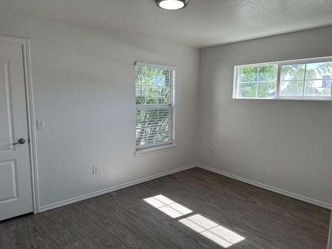 Building Photo - 11811 Clover Field Ln