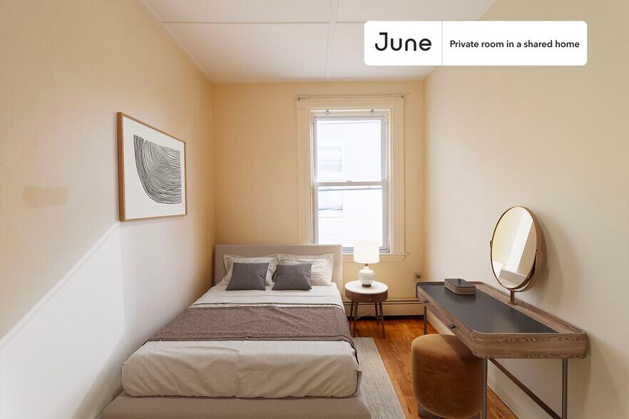 Primary Photo - Private bedroom in 4 bed/1 bath Home