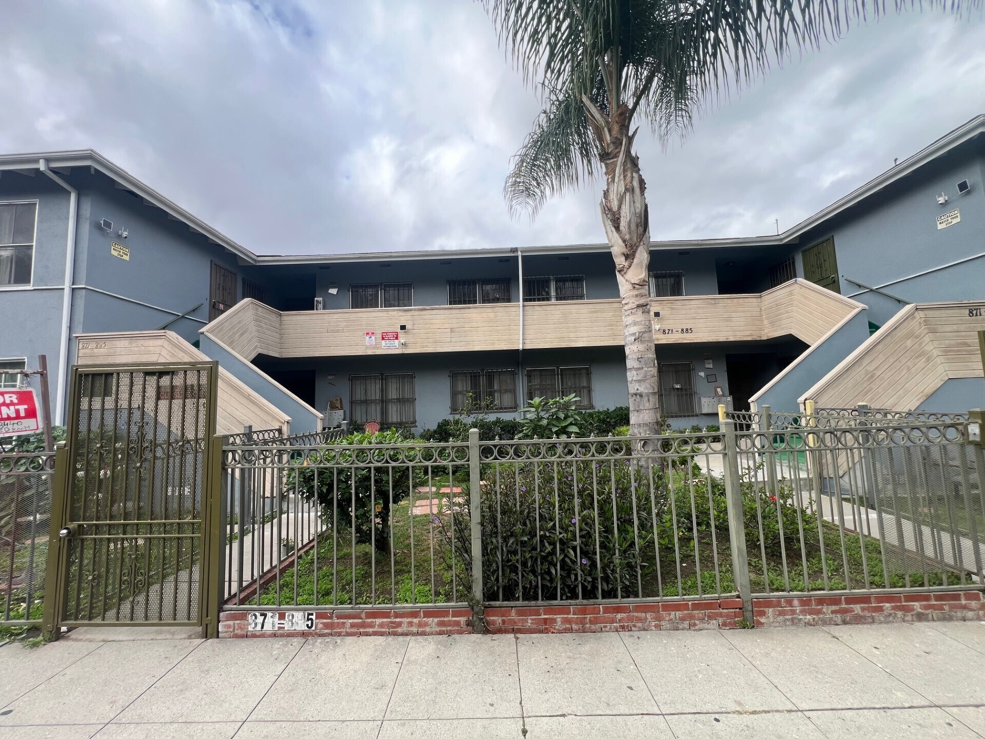 Building Photo - 873 N Hoover St