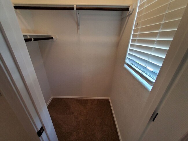 Building Photo - 8712 Vista De Nubes