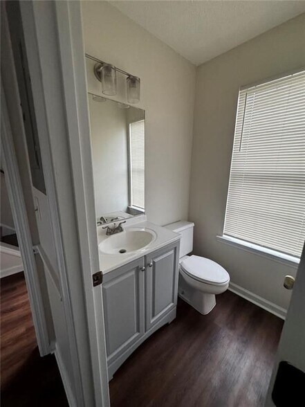 Building Photo - 875 Joseph Club Dr