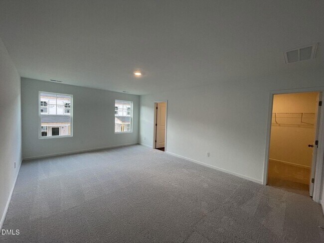 Building Photo - 213 Lily Patch Ln