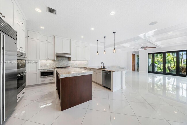 Building Photo - 16796 Strasbourg Ln