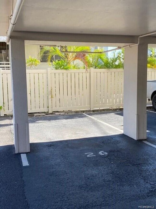 Building Photo - Emerson Court, Punchbowl Makiki 2 bedroom ...