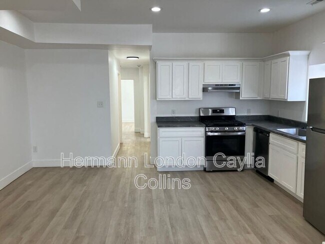 Building Photo - 5832-5834-5834 Etzel Ave