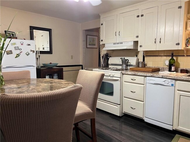 Building Photo - 58 Vale Ave