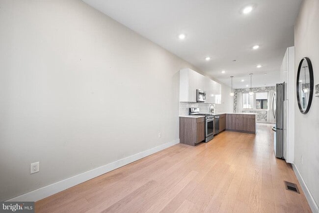 Building Photo - 1839- Blair St