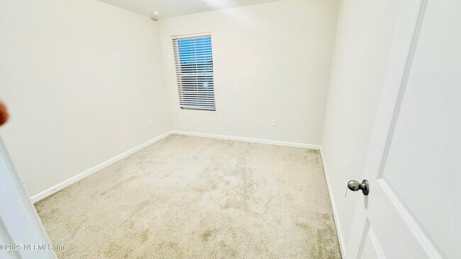 Building Photo - 669 Meadow Ridge Dr