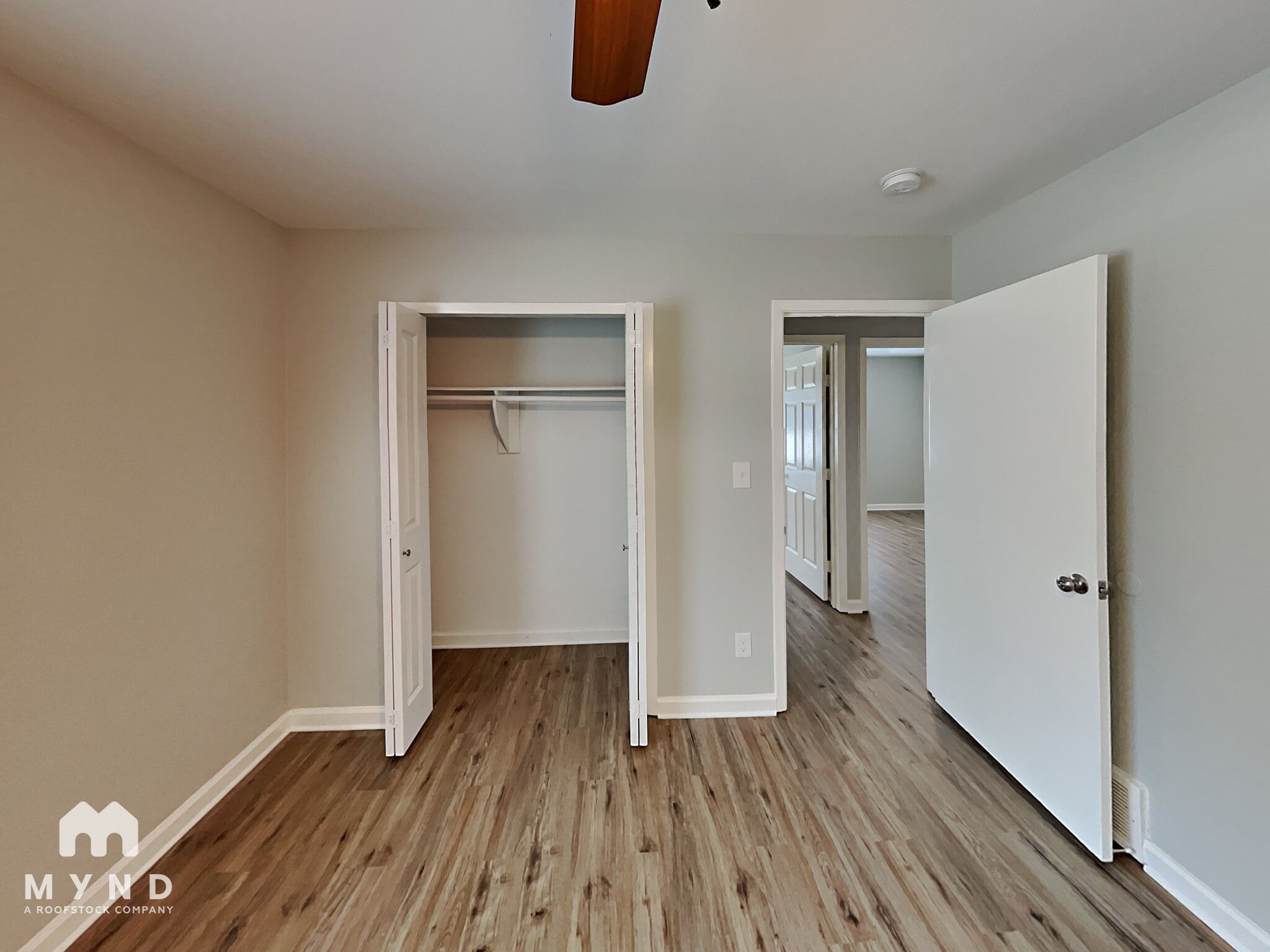 Building Photo - 14839 Greenvalley Dr