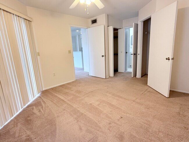 Building Photo - 4799 Via Palm Lakes