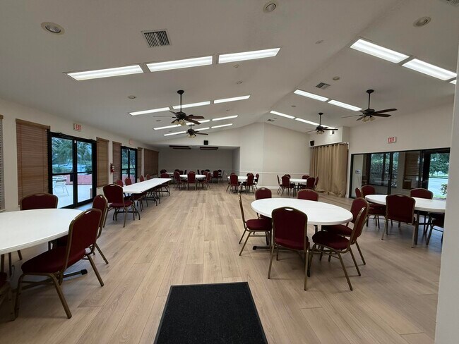 Building Photo - 4255 Willow Pond Cir