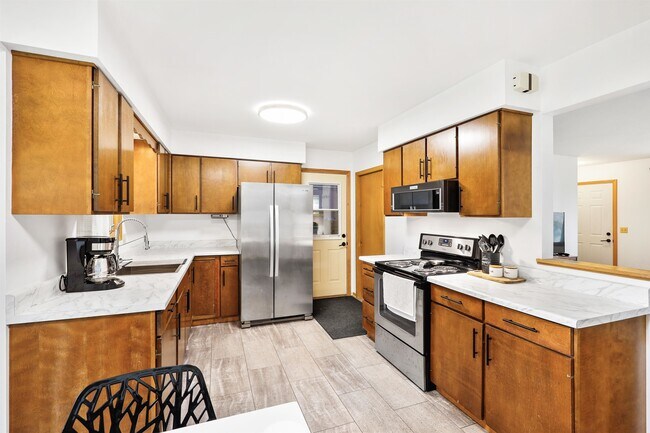 Building Photo - 2728 Florann Dr