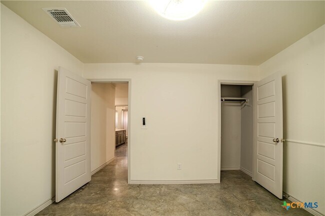 Building Photo - 770 Freedom Cir