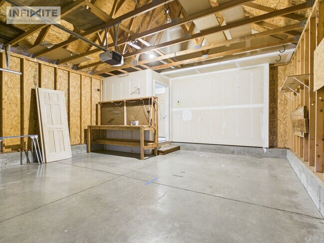 Building Photo - 325 Michael Grove Ave